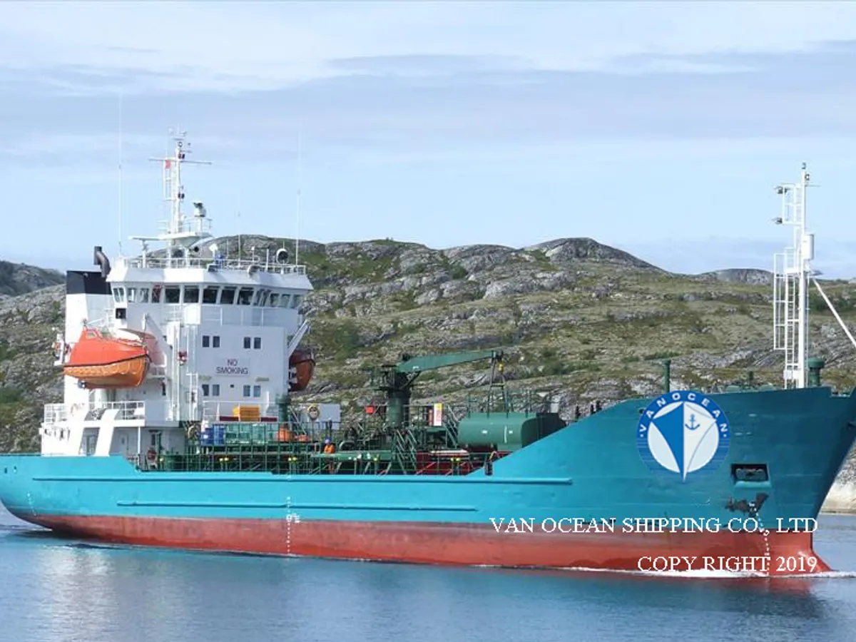 Oil/Chemical tanker for sale