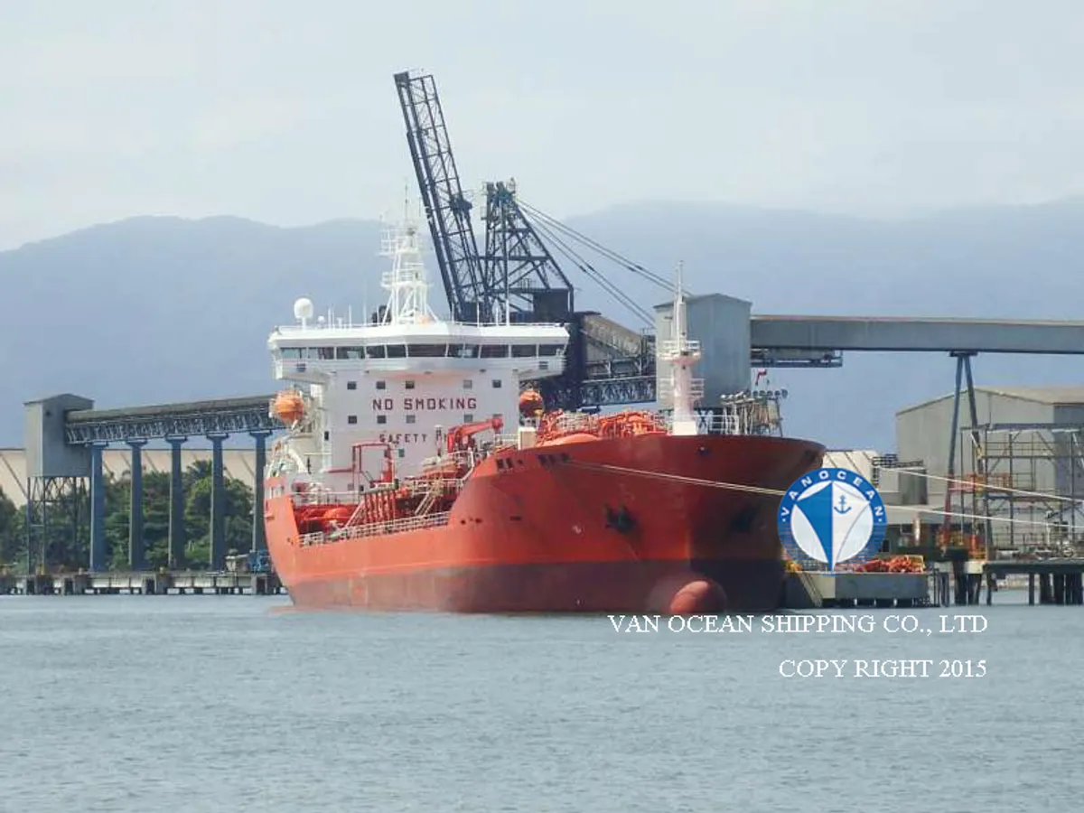 Oil/Chemical tanker for sale