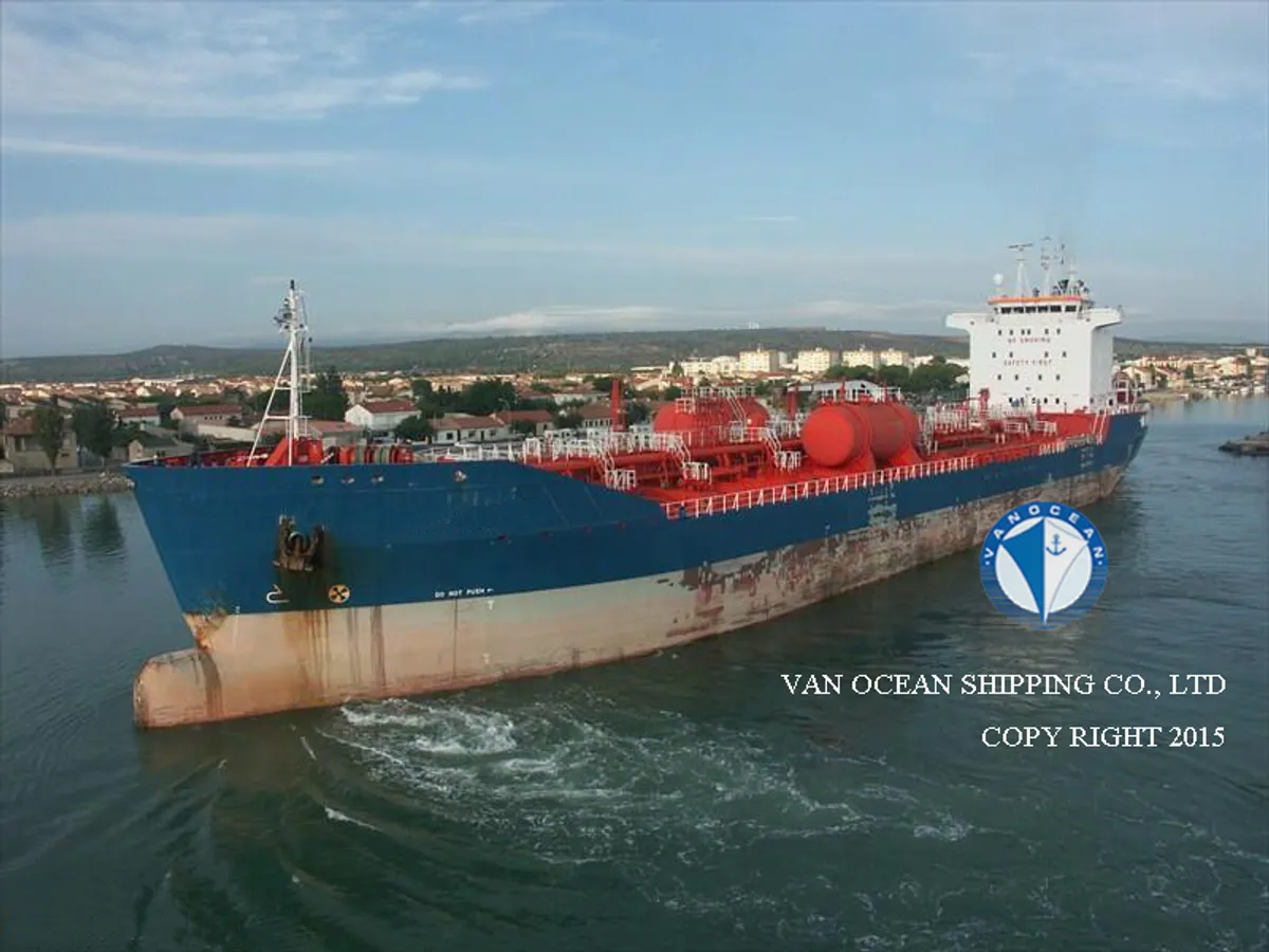 Oil/Chemical tanker for sale