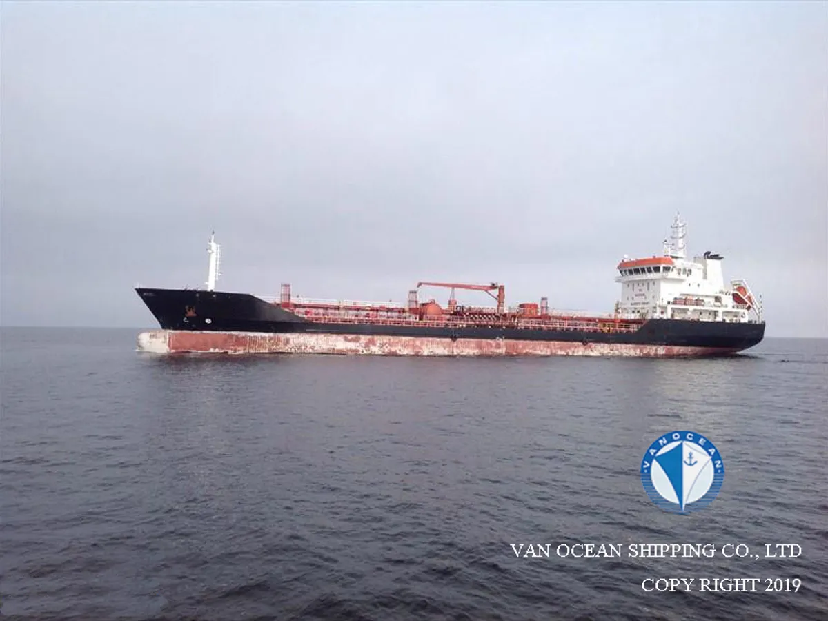 Oil/Chemical tanker for sale