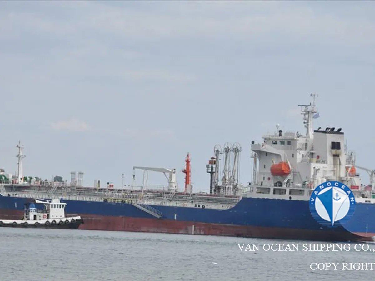 Oil/Chemical tanker for sale