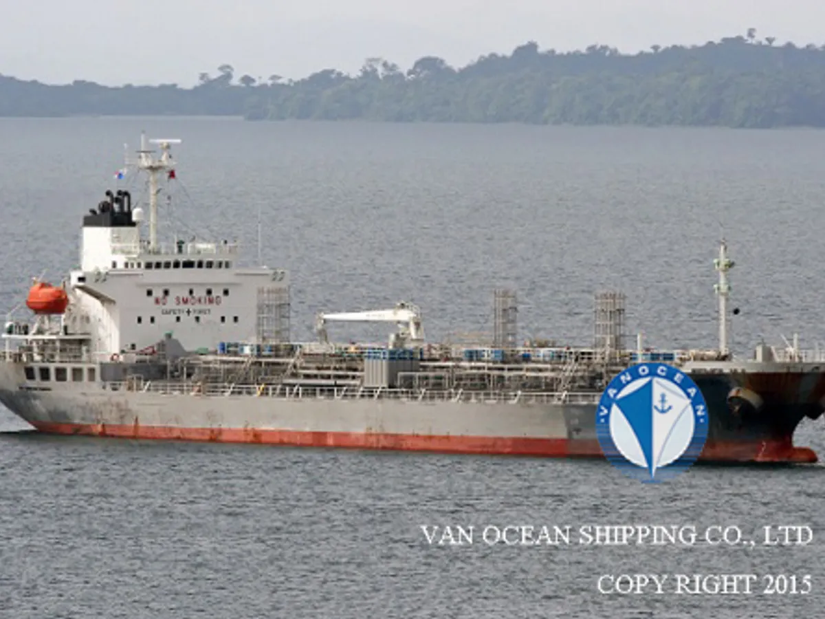 Oil/Chemical tanker for sale