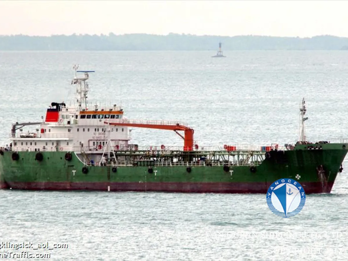Oil/Chemical tanker for sale