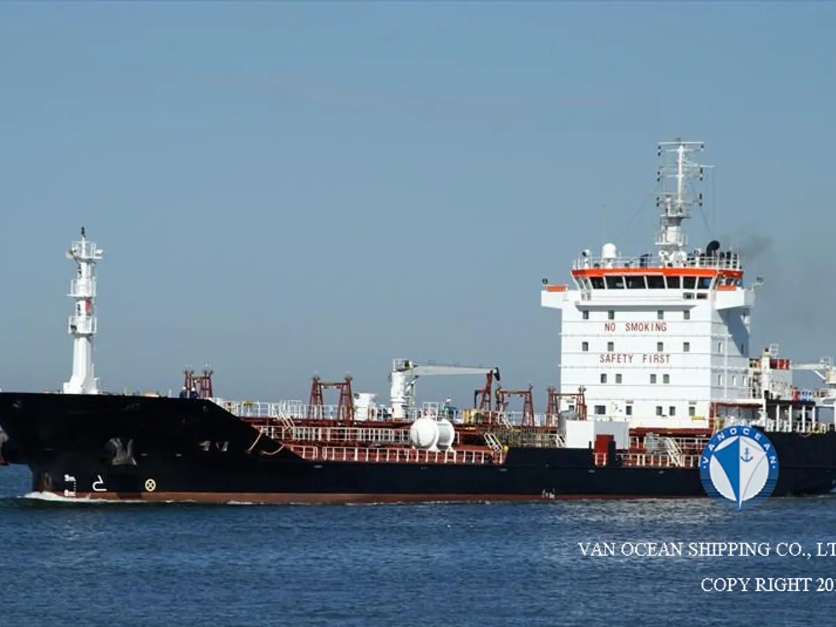 Oil/Chemical tanker for sale