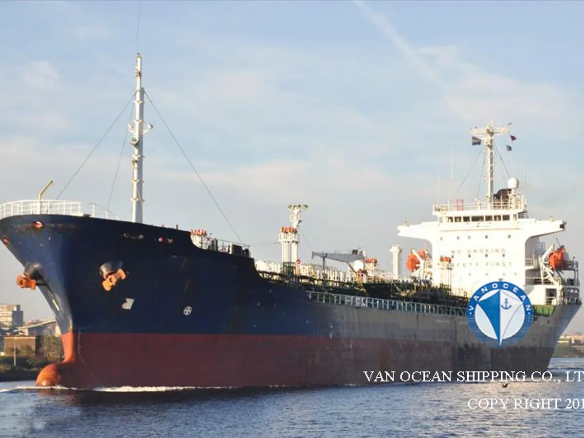 Oil/Chemical tanker for sale