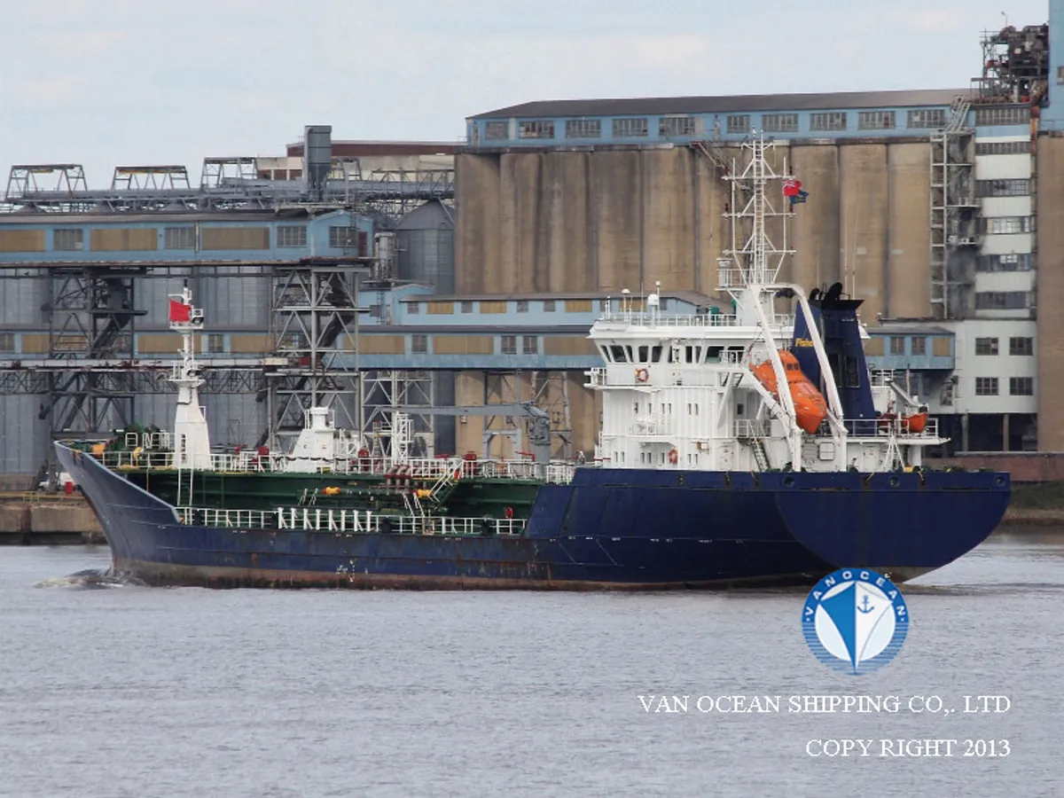 Oil/Chemical tanker for sale