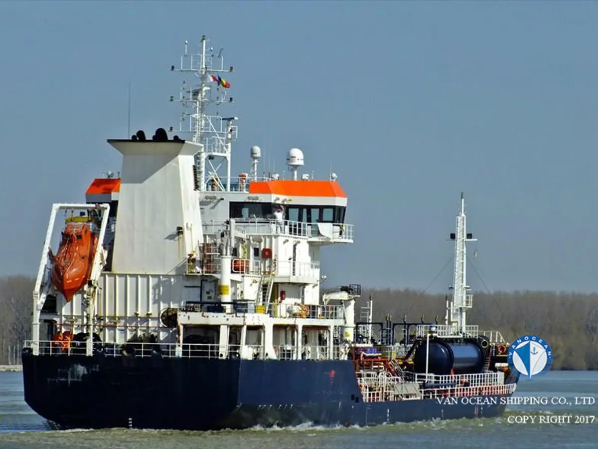Oil/Chemical tanker for sale