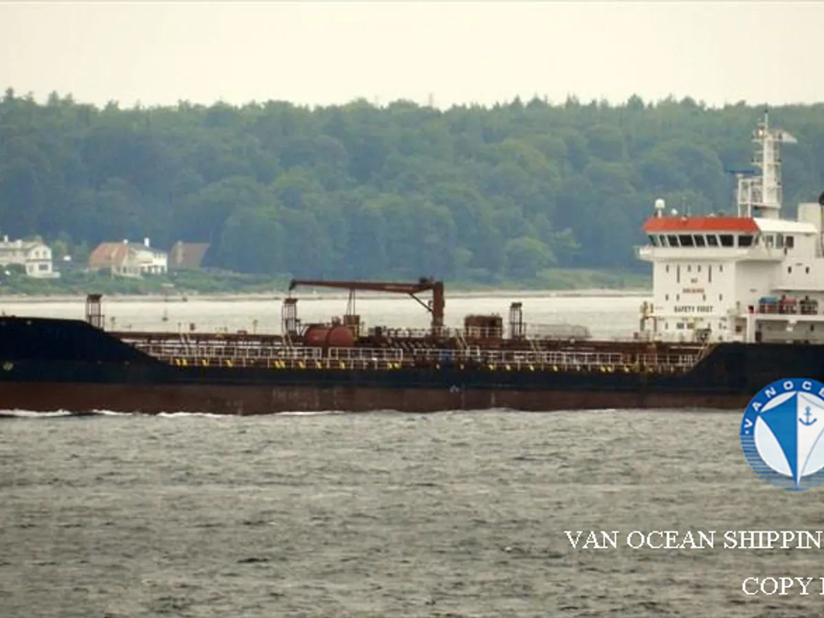 Oil/Chemical tanker for sale