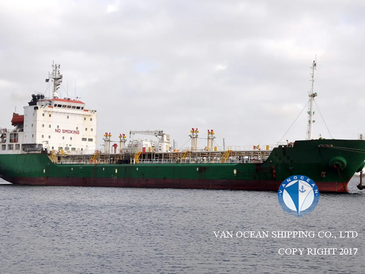 Oil/Chemical tanker for sale