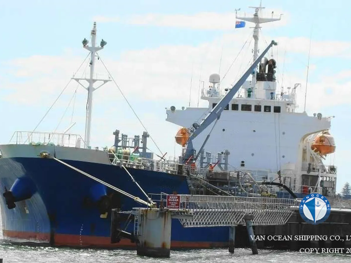 Oil/Chemical tanker for sale