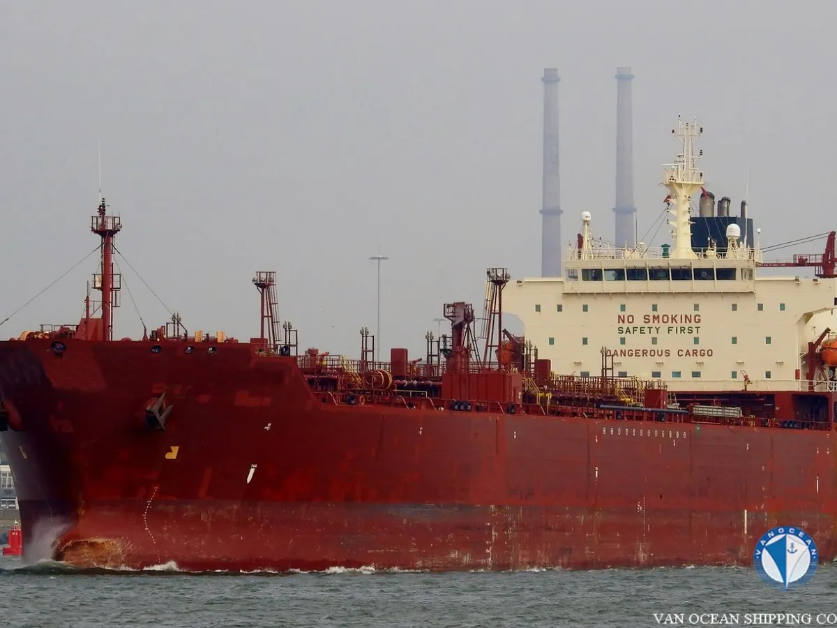 Oil/Chemical tanker for sale