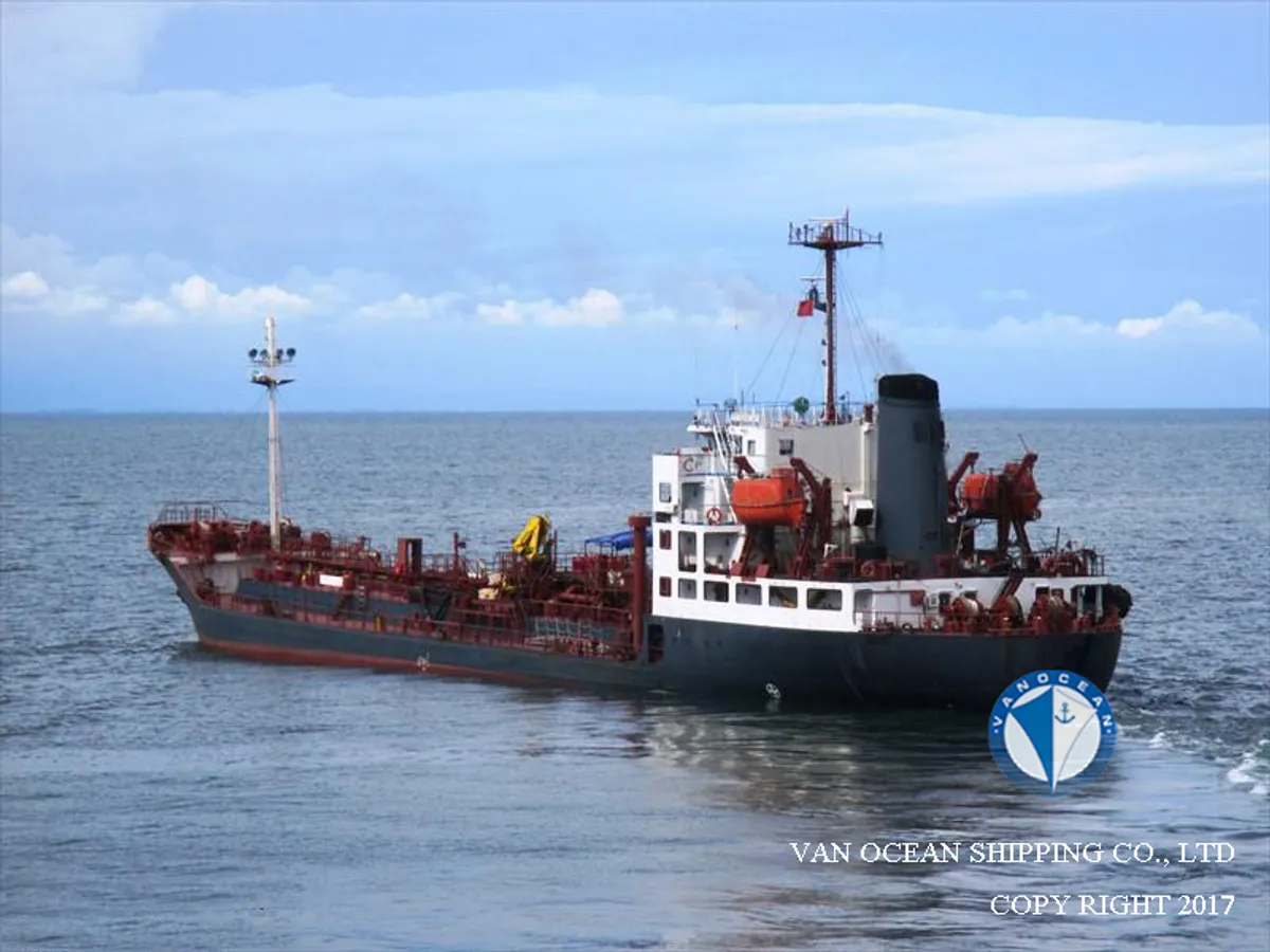 Oil/Chemical tanker for sale