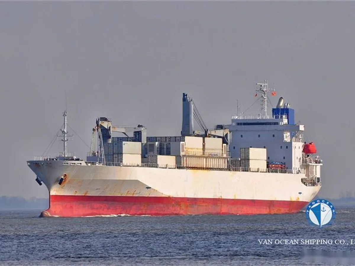 Reefer ship for sale