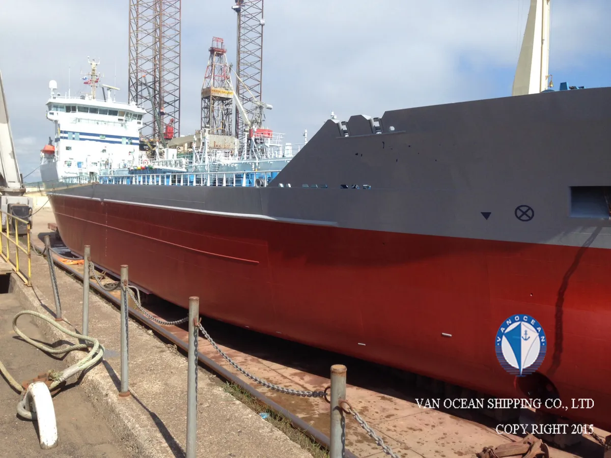 Oil/Chemical tanker for sale