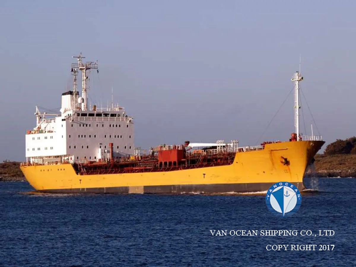 Oil/Chemical tanker for sale