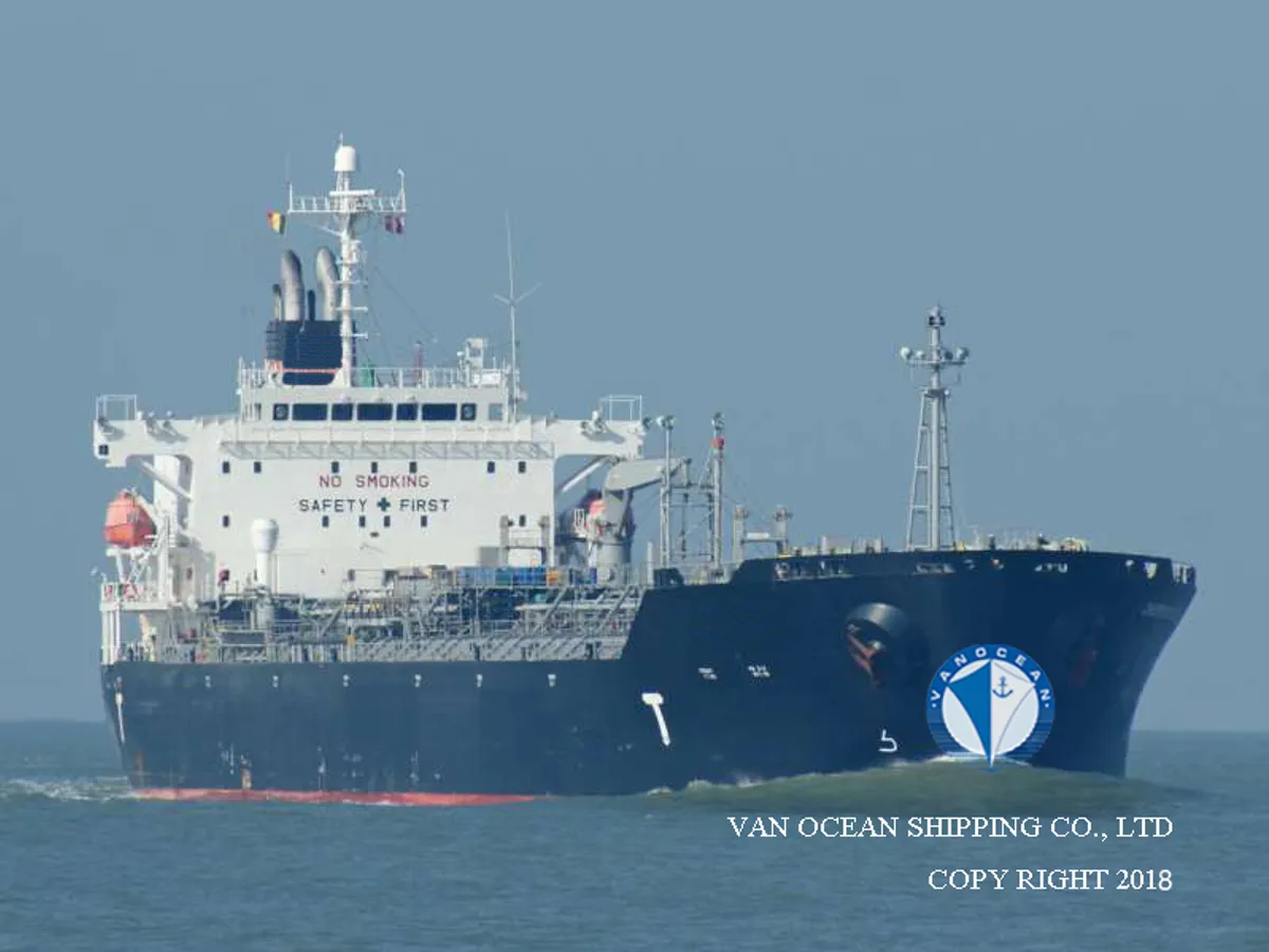 Oil/Chemical tanker for sale