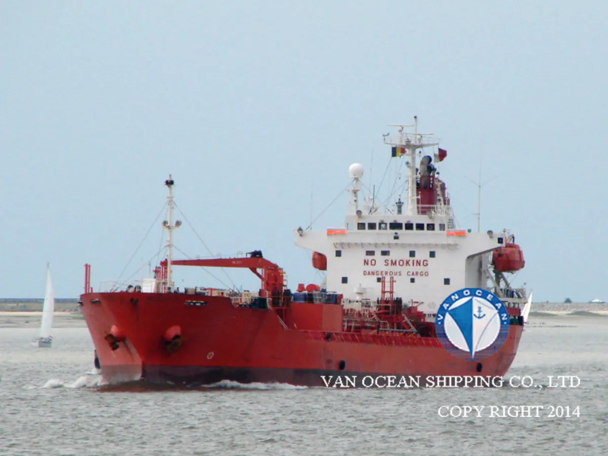 Oil/Chemical tanker for sale