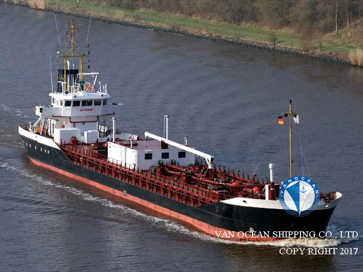 Oil/Chemical tanker for sale