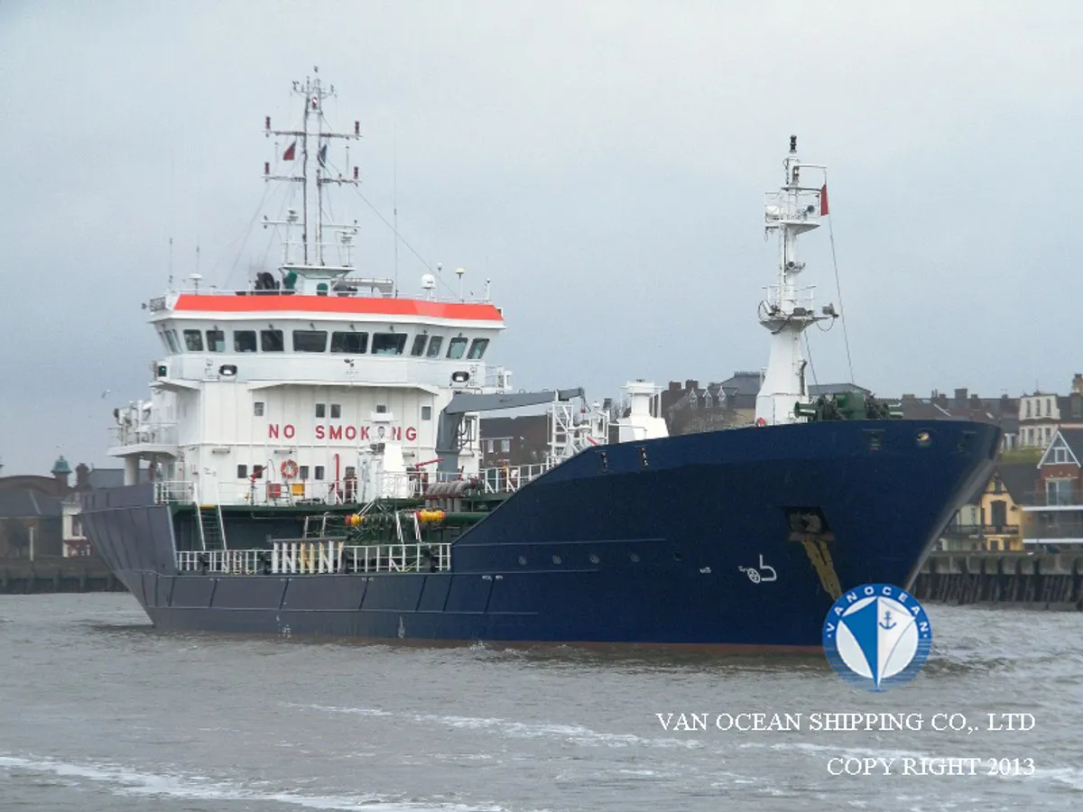 Oil/Chemical tanker for sale