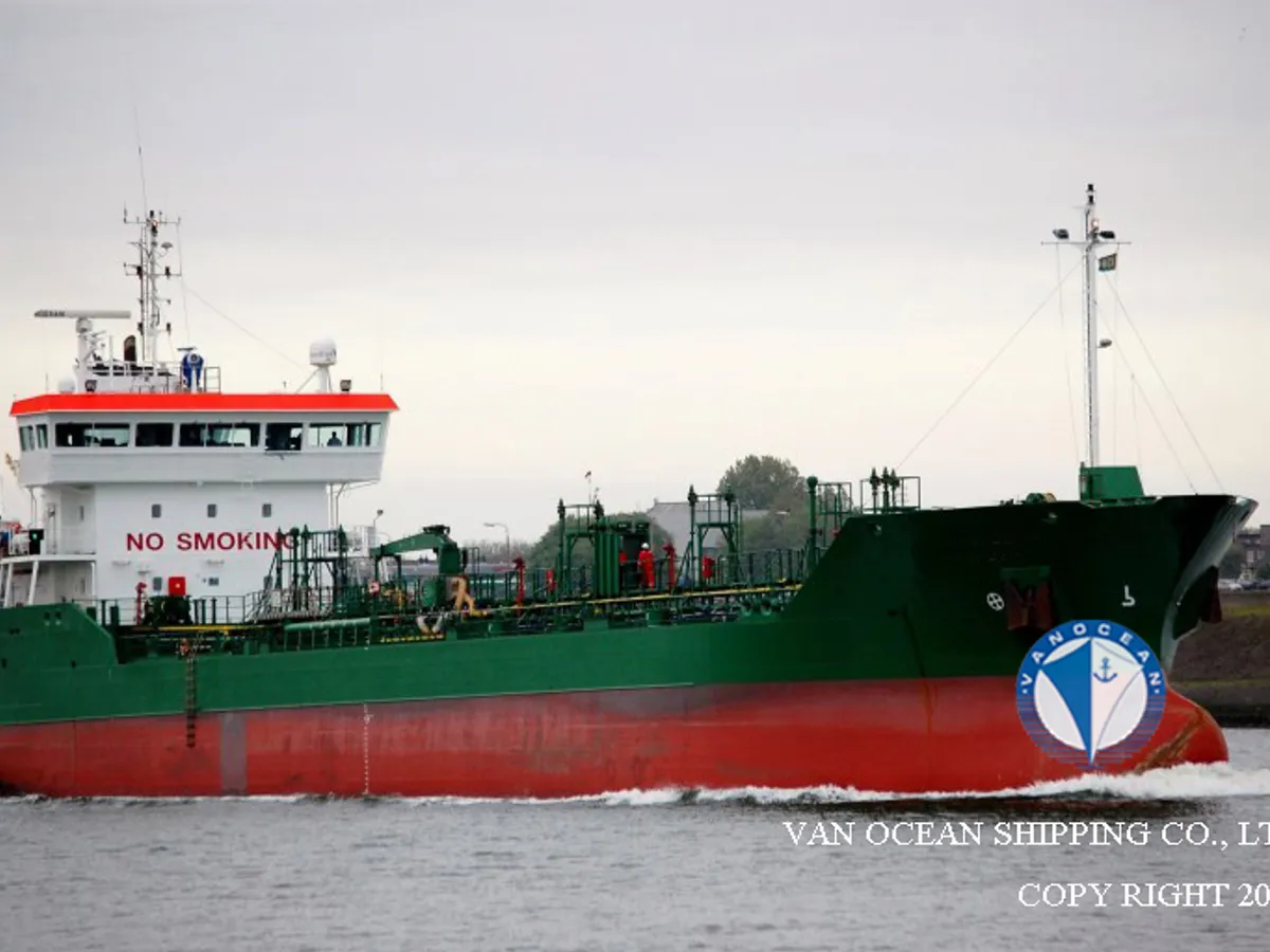 Oil/Chemical tanker for sale