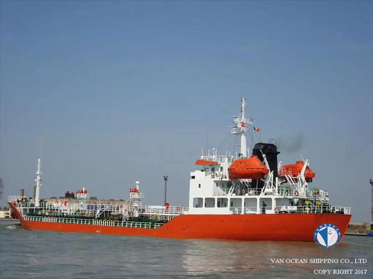 Oil/Chemical tanker for sale