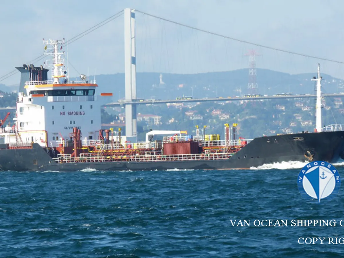 Oil/Chemical tanker for sale