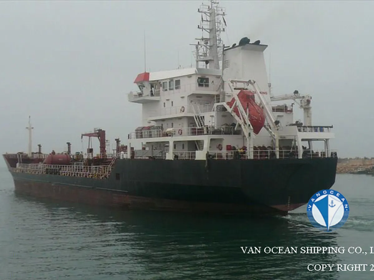 Oil/Chemical tanker for sale