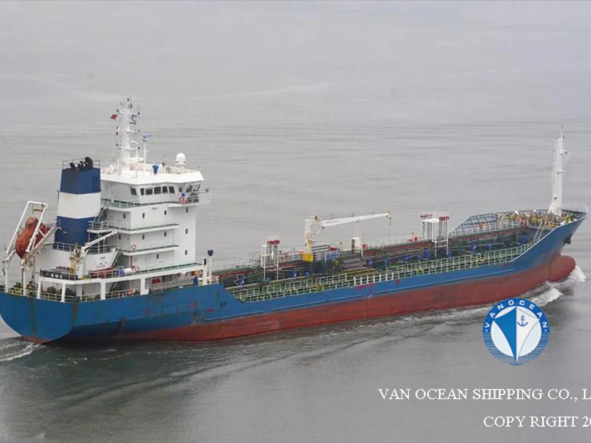 Oil/Chemical tanker for sale