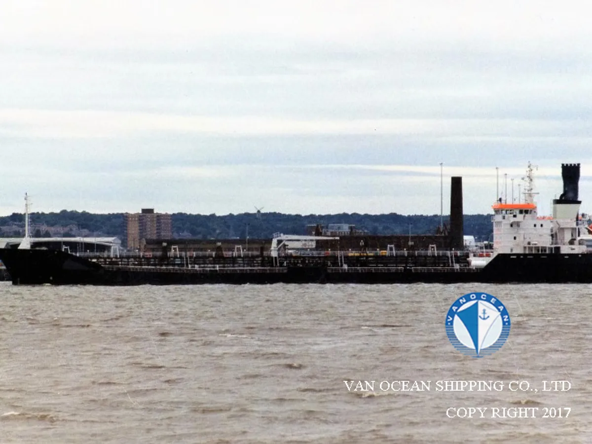 Oil/Chemical tanker for sale
