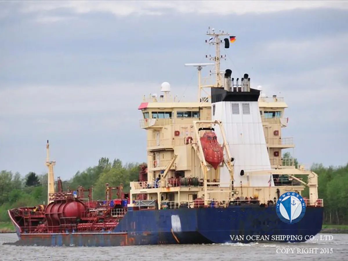 Oil/Chemical tanker for sale