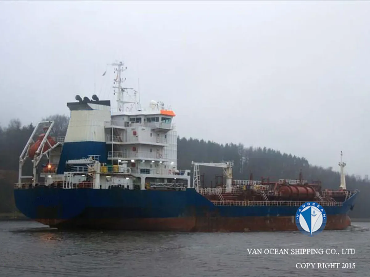Oil/Chemical tanker for sale