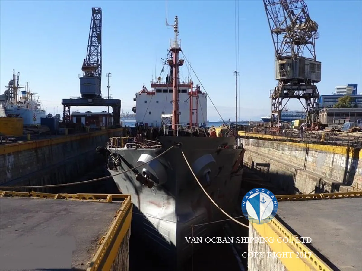 Oil/Chemical tanker for sale