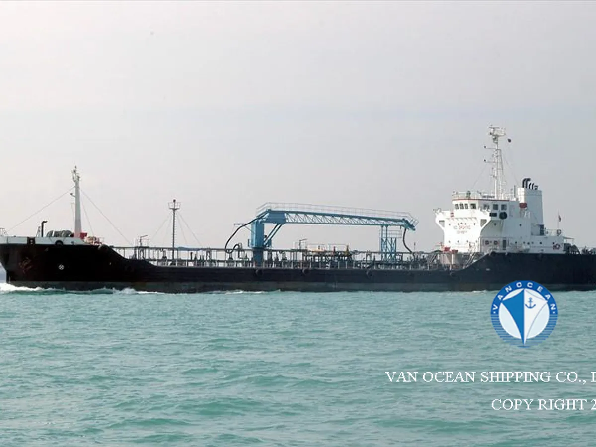Oil/Chemical tanker for sale