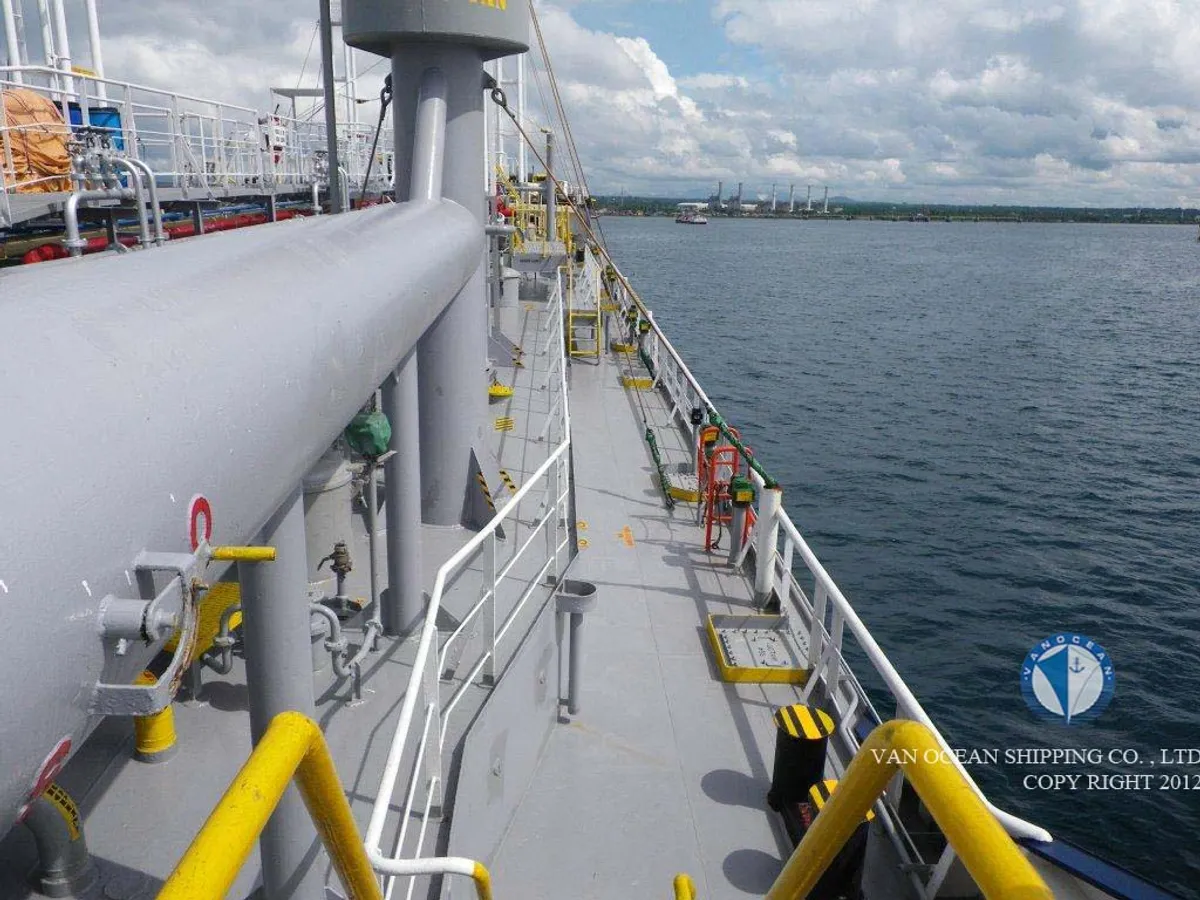 Oil/Chemical tanker for sale