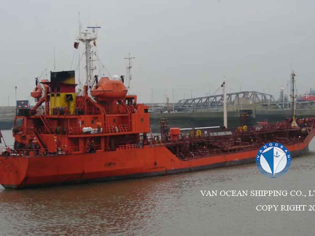 Oil/Chemical tanker for sale