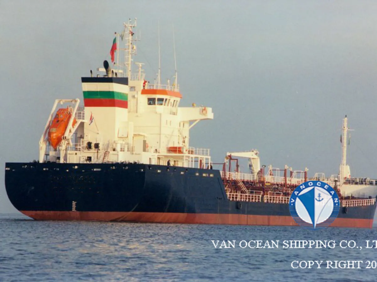 Oil/Chemical tanker for sale