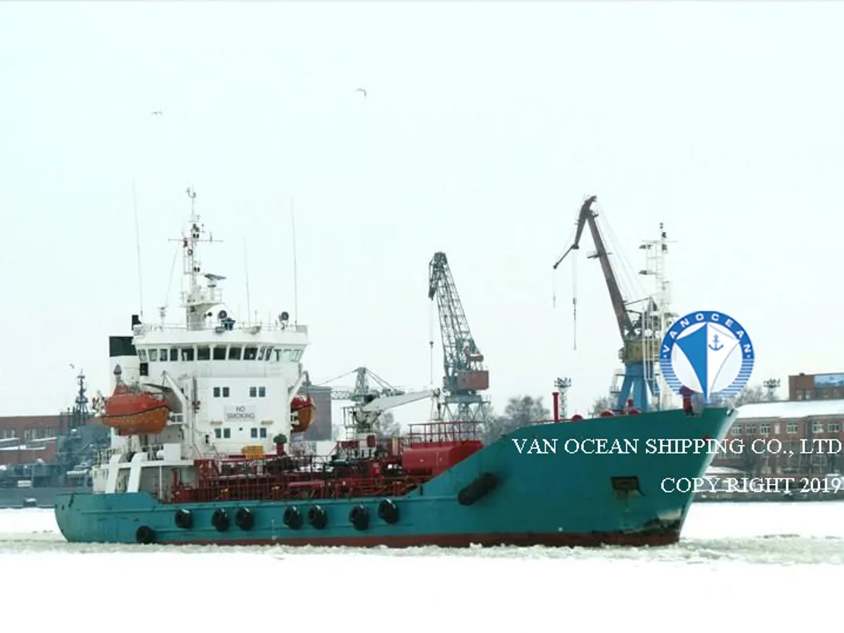Oil/Chemical tanker for sale