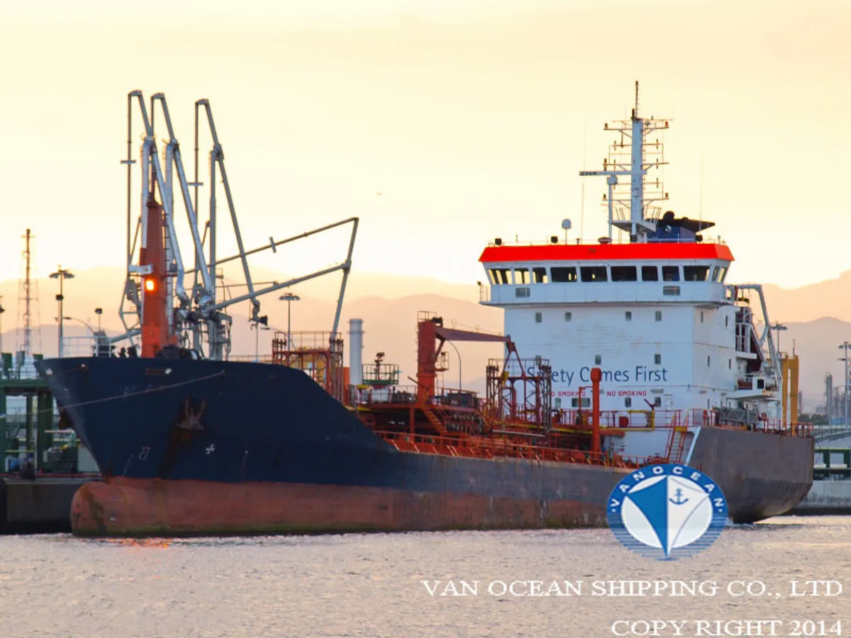 Oil/Chemical tanker for sale