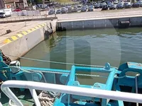 Crane vessel for sale