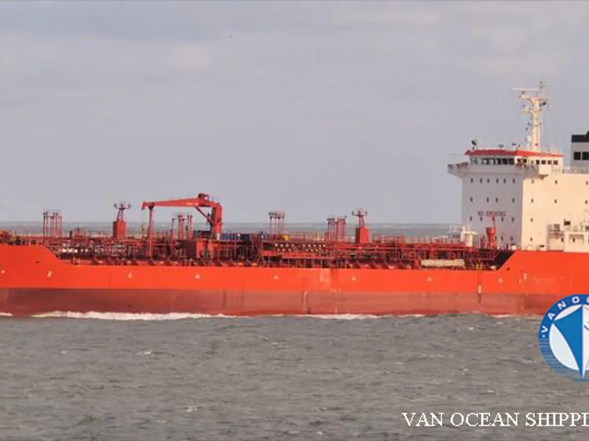 Oil/Chemical tanker for sale