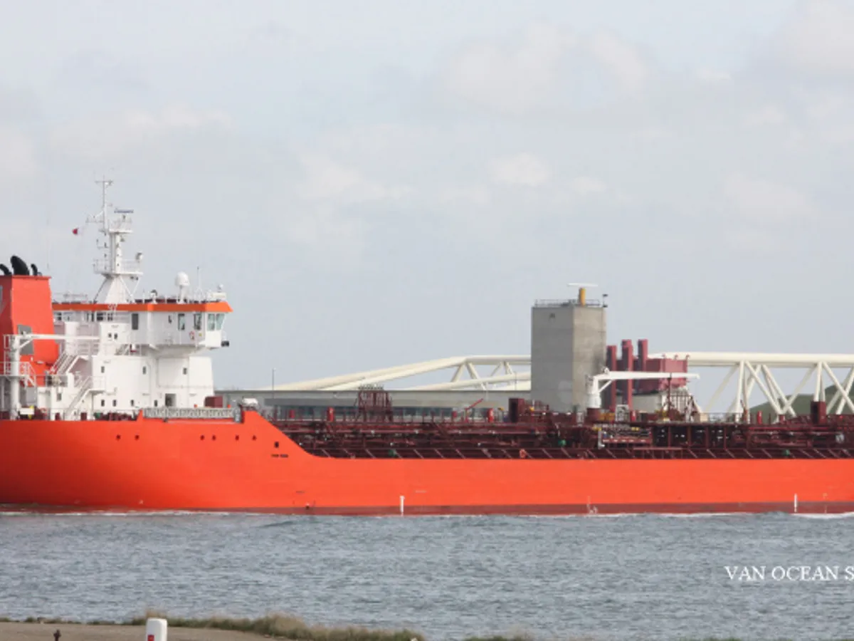 Oil/Chemical tanker for sale