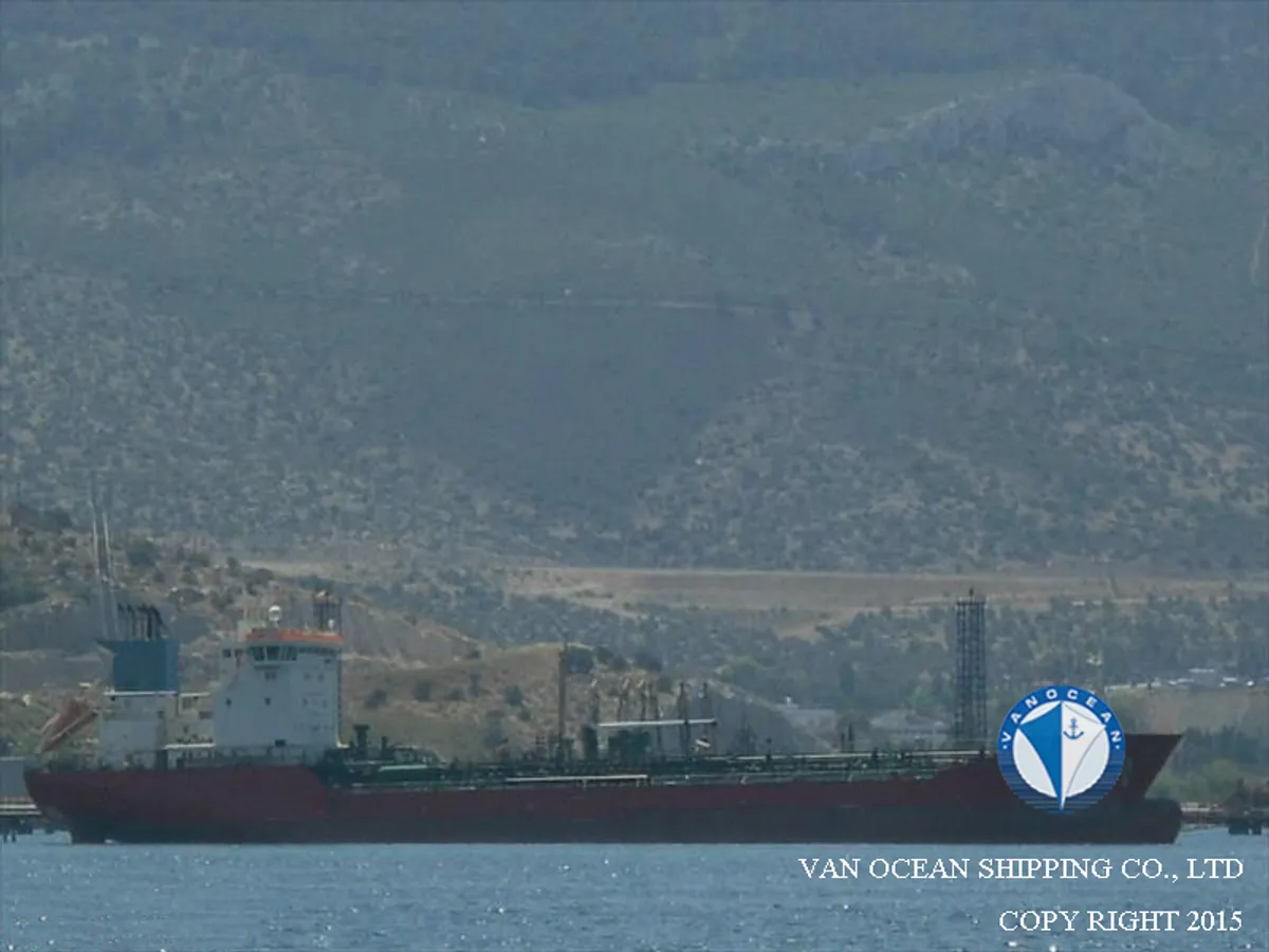 Oil/Chemical tanker for sale