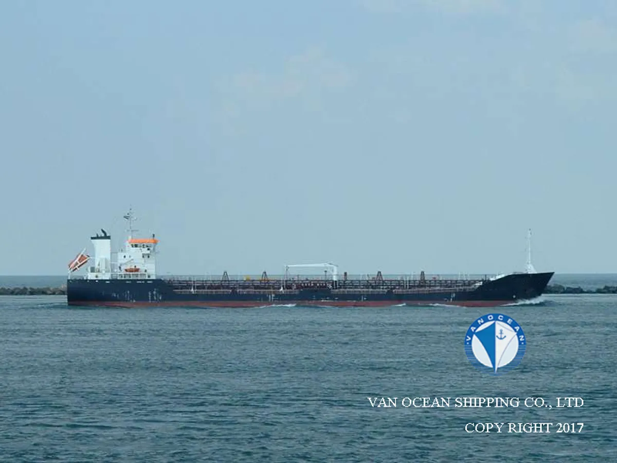 Oil/Chemical tanker for sale