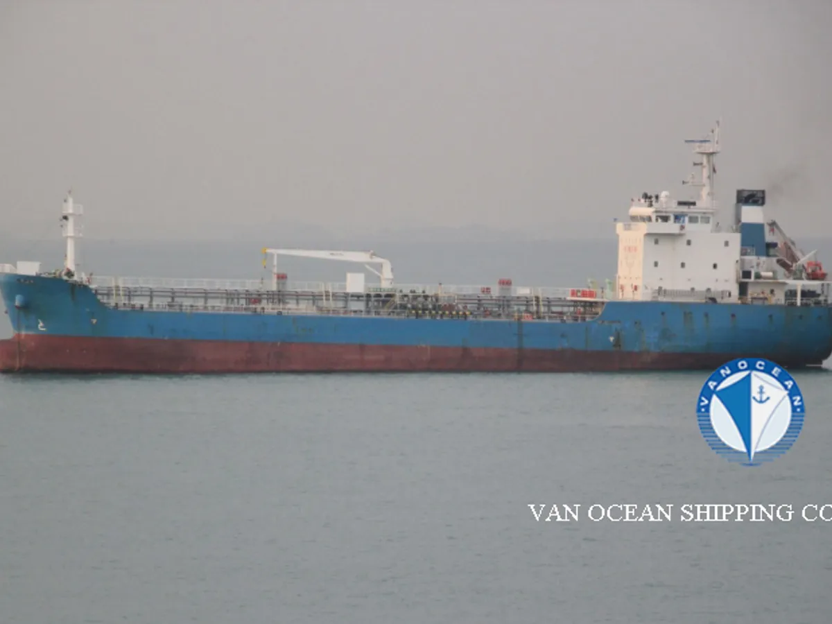 Oil/Chemical tanker for sale