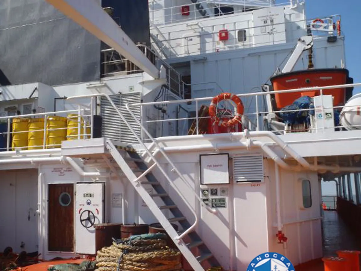 Oil/Chemical tanker for sale