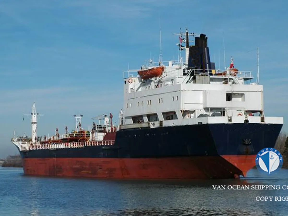 Oil/Chemical tanker for sale