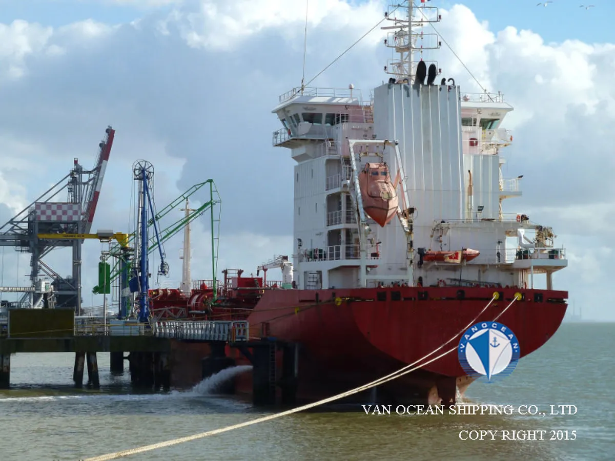 Oil/Chemical tanker for sale