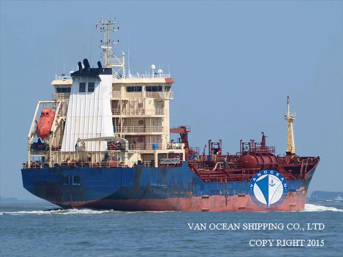 Oil/Chemical tanker for sale