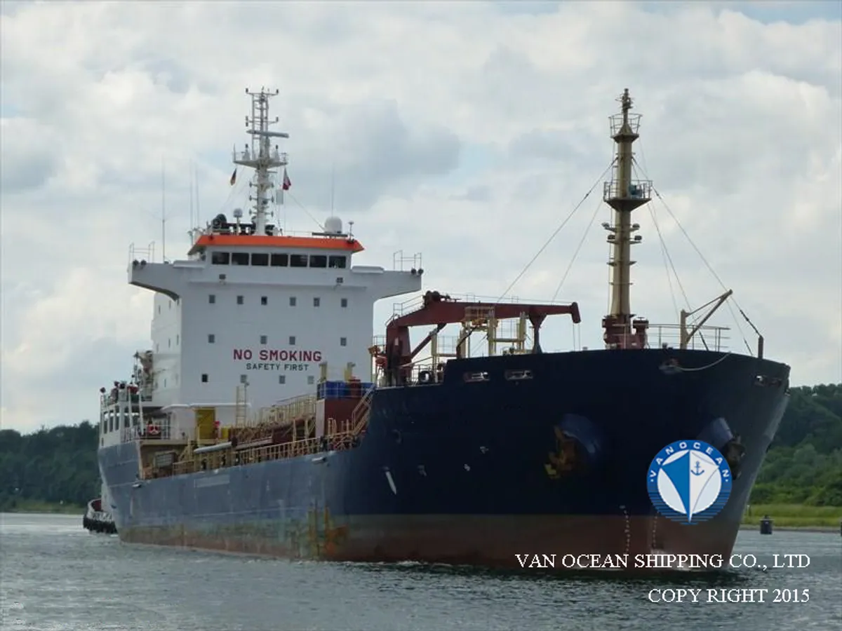 Oil/Chemical tanker for sale