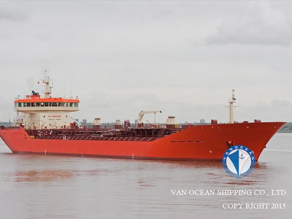Oil/Chemical tanker for sale